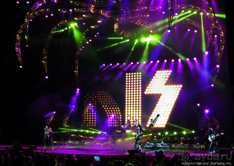 Кобра, Леопарды и ... Поцелуй