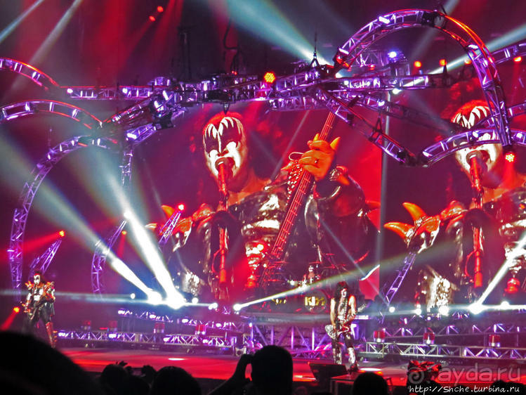 Кобра, Леопарды и ... Поцелуй