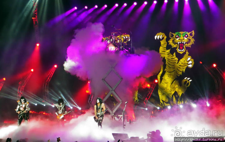 Кобра, Леопарды и ... Поцелуй