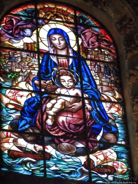 Монастырь иеронимитов — шикарный внешне, грандиозный внутри