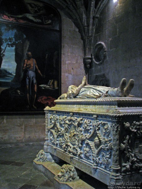 Монастырь иеронимитов — шикарный внешне, грандиозный внутри