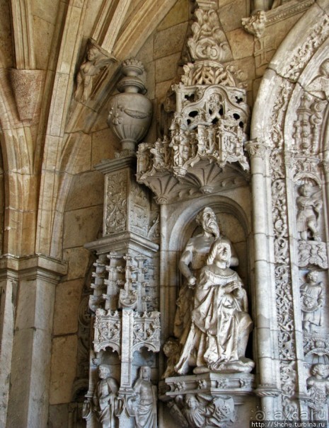 Монастырь иеронимитов — шикарный внешне, грандиозный внутри