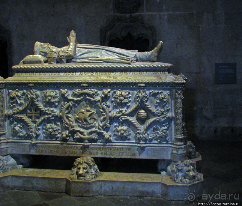 Монастырь иеронимитов — шикарный внешне, грандиозный внутри