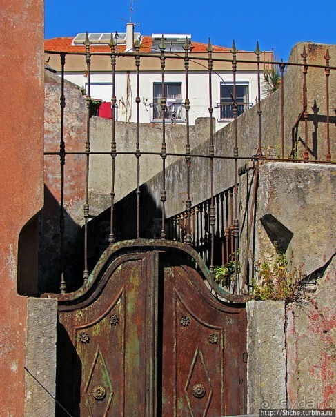 Исторический центр Мафры — почти средневековье в начале 21в