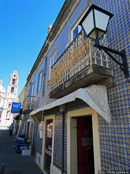 Исторический центр Мафры — почти средневековье в начале 21в