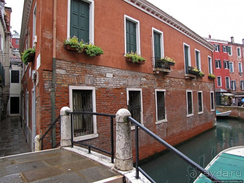 Альбом отзыва "Венеция до Shche... Задворки Дорсодуро"