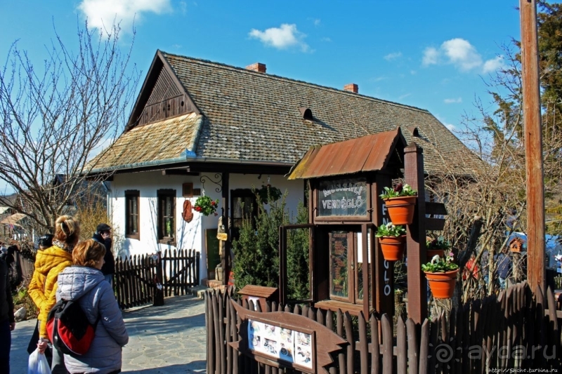 Фестиваль в историческом селе Холлокё (объект Юнеско № 401)