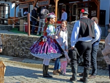 Фестиваль в историческом селе Холлокё (объект Юнеско № 401)