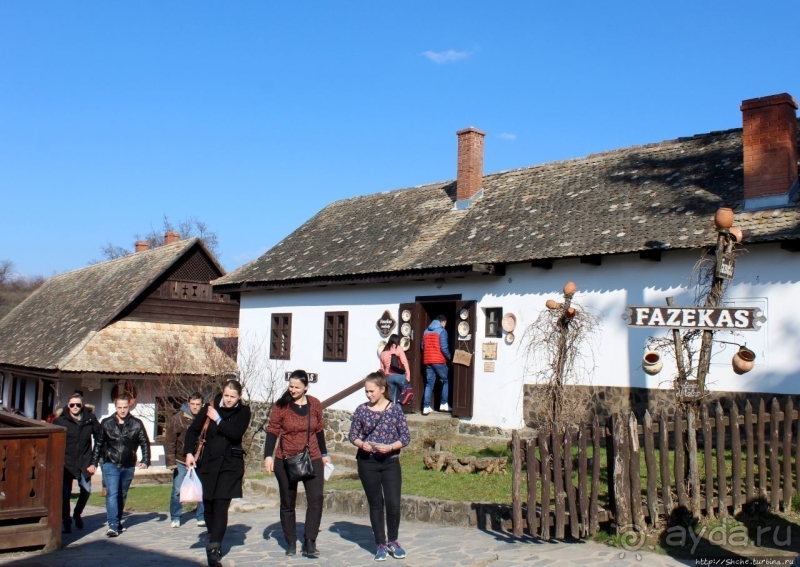 Фестиваль в историческом селе Холлокё (объект Юнеско № 401)