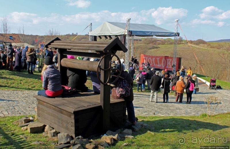 Фестиваль в историческом селе Холлокё (объект Юнеско № 401)