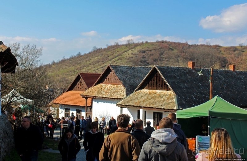 Фестиваль в историческом селе Холлокё (объект Юнеско № 401)