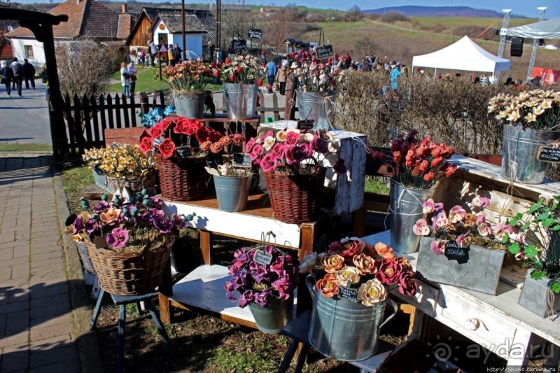 Фестиваль в историческом селе Холлокё (объект Юнеско № 401)