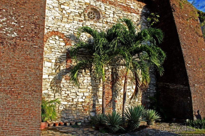 Барочные церкви Филиппин. Санта Мария (ЮНЕСКО № 677-002)