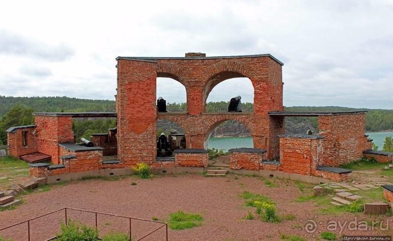 Останки башни Notvikstornet и природа Аландов