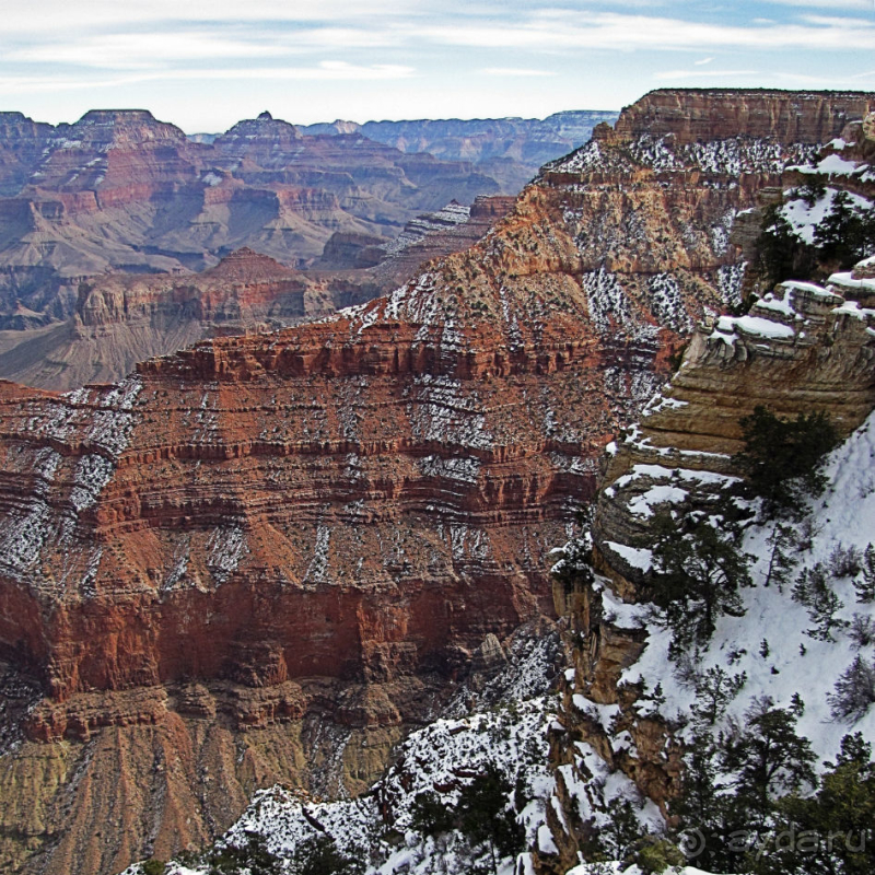 Гранд — потому что ну очень большой 