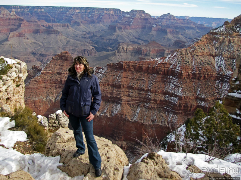 Гранд — потому что ну очень большой 