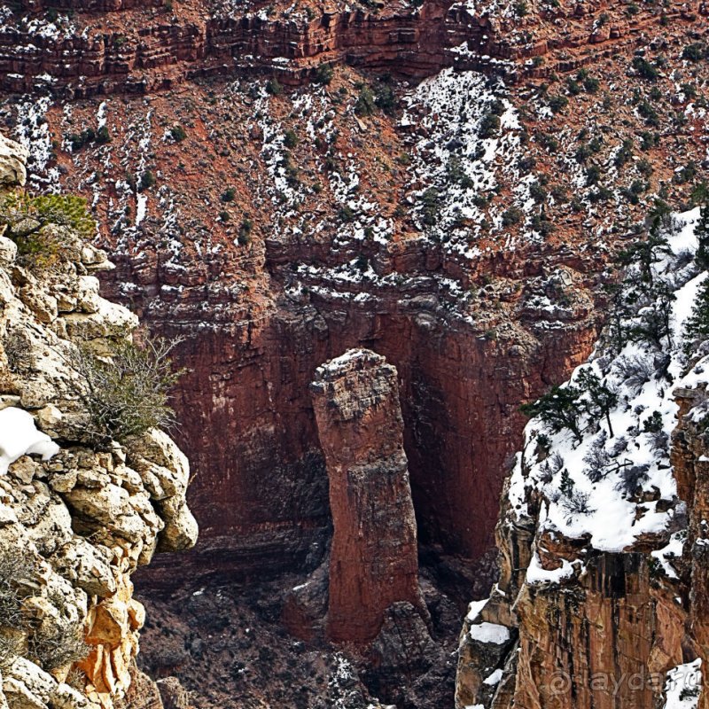 Гранд — потому что ну очень большой 
