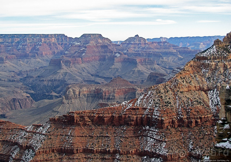 Гранд — потому что ну очень большой 