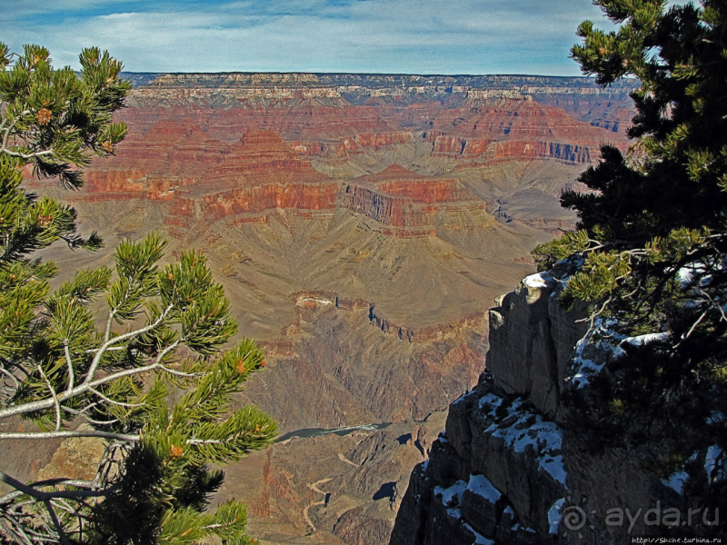 Гранд — потому что ну очень большой 