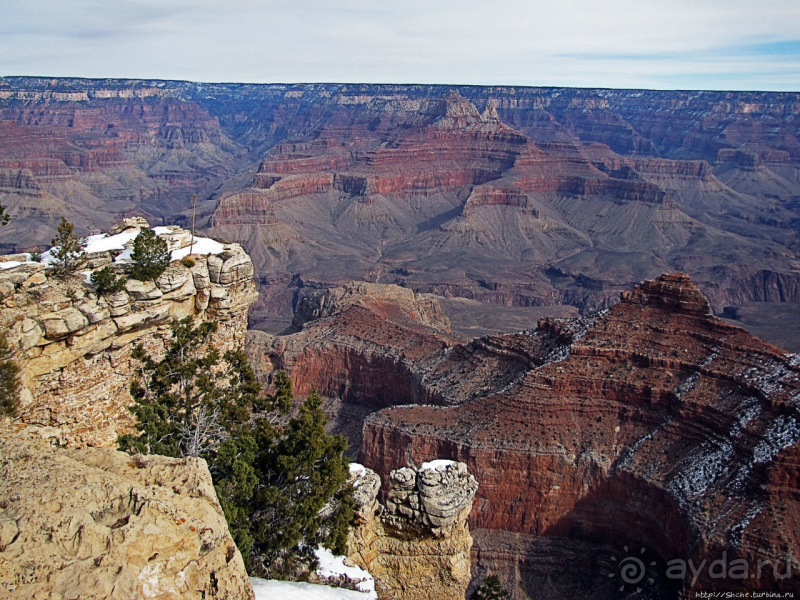 Гранд — потому что ну очень большой 