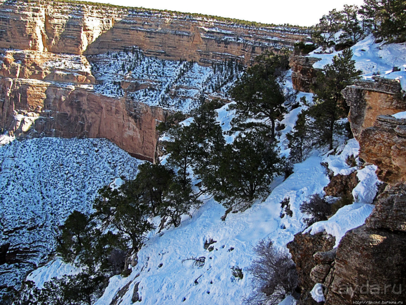 Гранд — потому что ну очень большой 