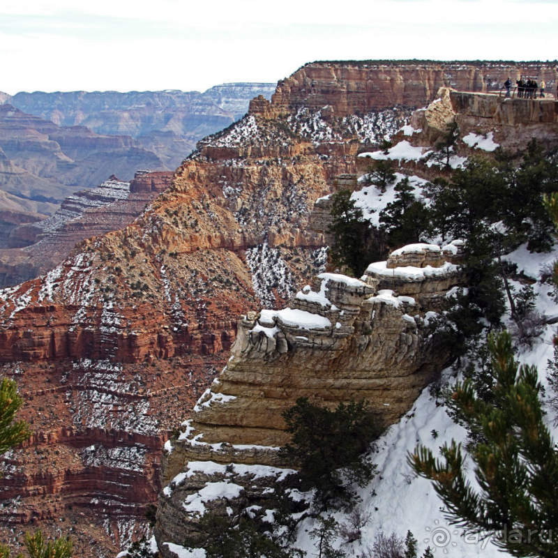 Гранд — потому что ну очень большой 