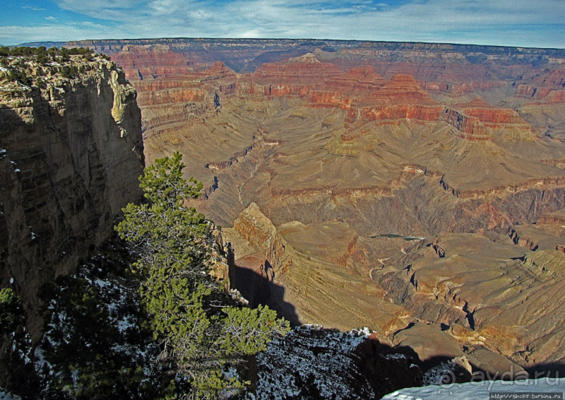 Гранд — потому что ну очень большой 