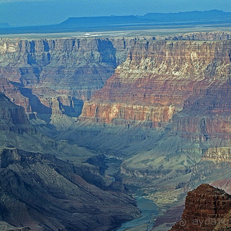 Гранд — потому что ну очень большой 