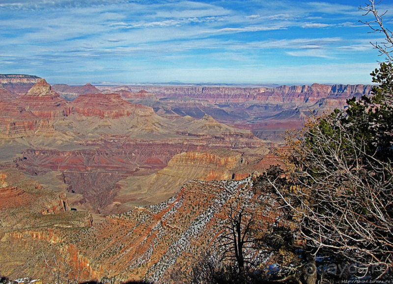 Гранд — потому что ну очень большой 