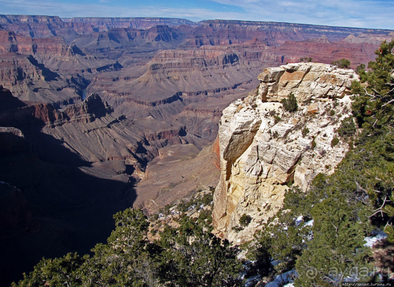 Гранд — потому что ну очень большой 
