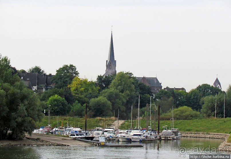 По Рейну на корабле. Справа Weiss, слева Porz