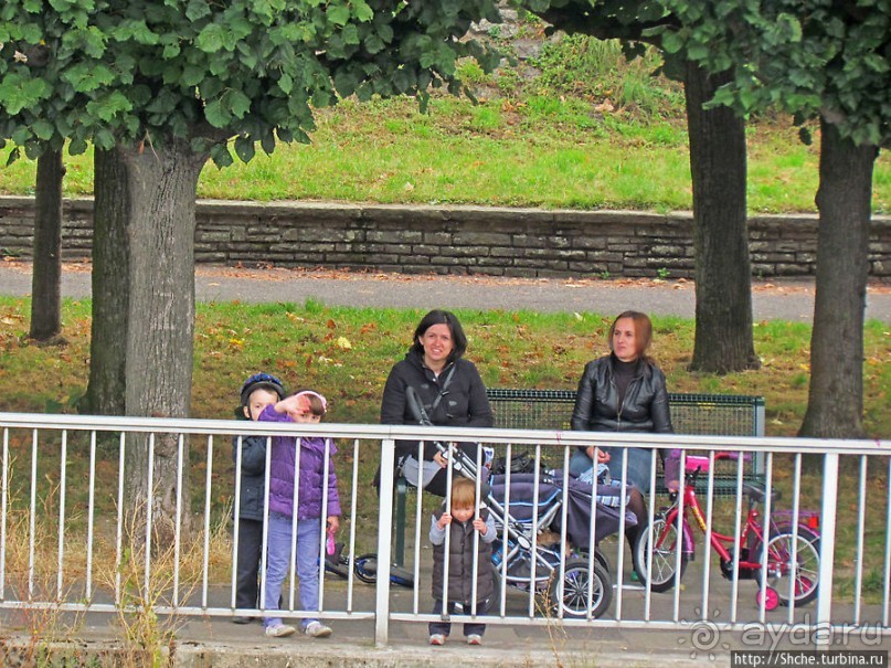 По Рейну на корабле. Справа Weiss, слева Porz