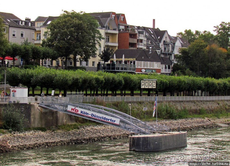 По Рейну на корабле. Справа Weiss, слева Porz