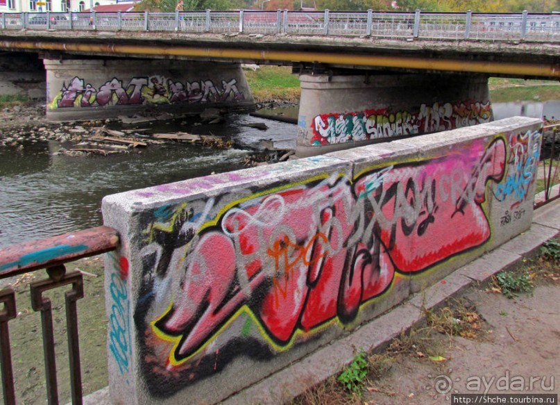 "Наскальная" живопись Харькова, продолжение...