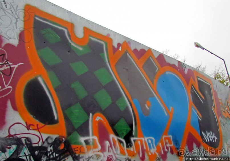 "Наскальная" живопись Харькова, продолжение...