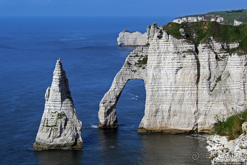 Утесы Этреты: налево пойдешь...