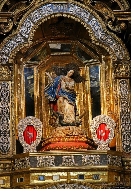 Роскошная! Церковь святого Францизска в Кито