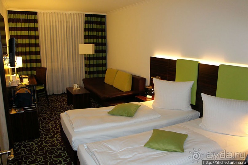 Приличный отель с очень хорошим завтраком