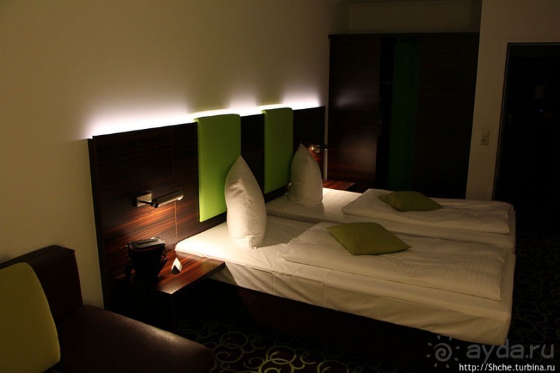 Приличный отель с очень хорошим завтраком