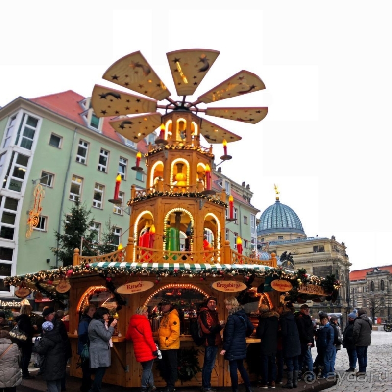 Альбом истории "Рождественские метаморфозы. Новая площадь Дрездена"