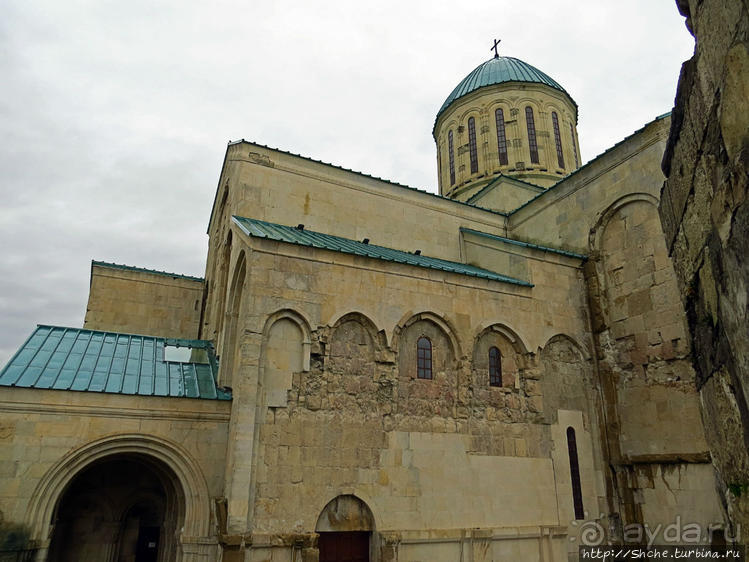 Храм Багра́та — символ единства Грузии