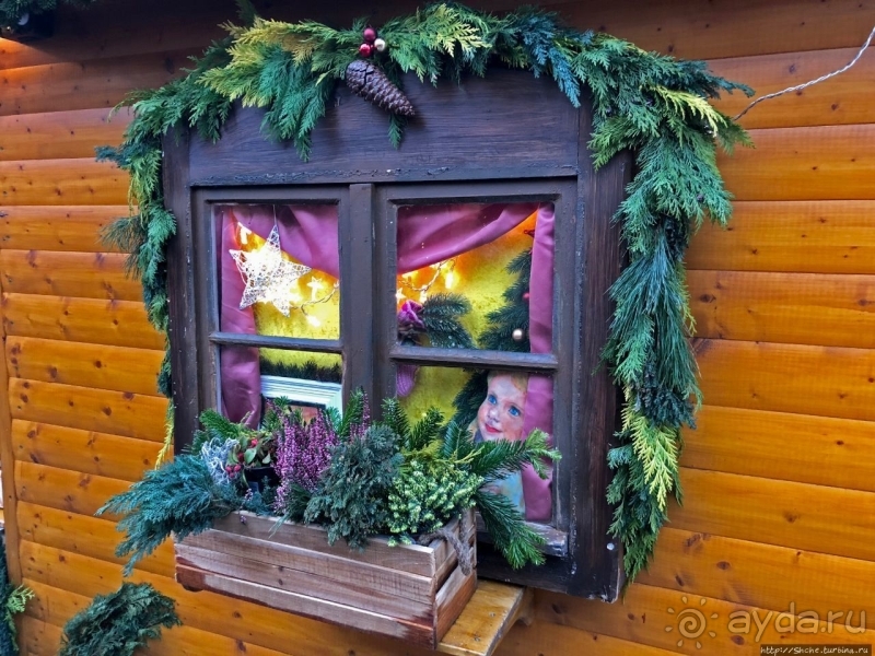 Альбом истории "Striezelmarkts — одна из старейших рождественских ярмарок"