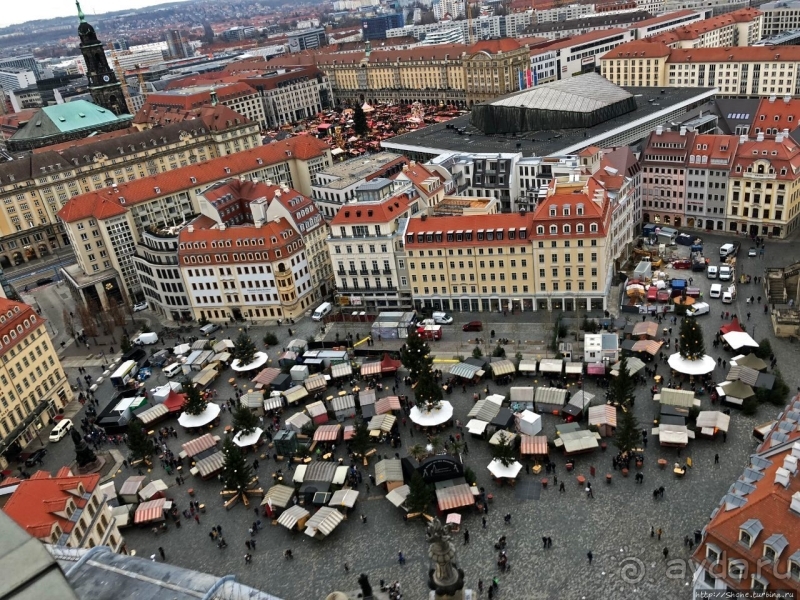 Striezelmarkts — одна из старейших рождественских ярмарок