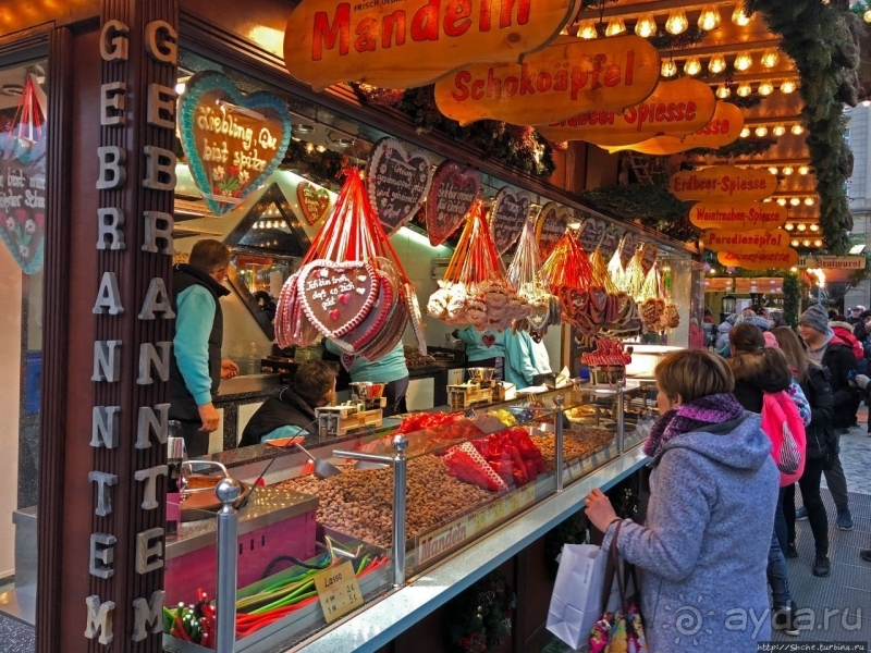 Striezelmarkts — одна из старейших рождественских ярмарок