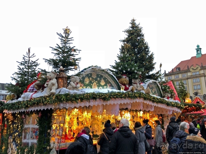 Striezelmarkts — одна из старейших рождественских ярмарок