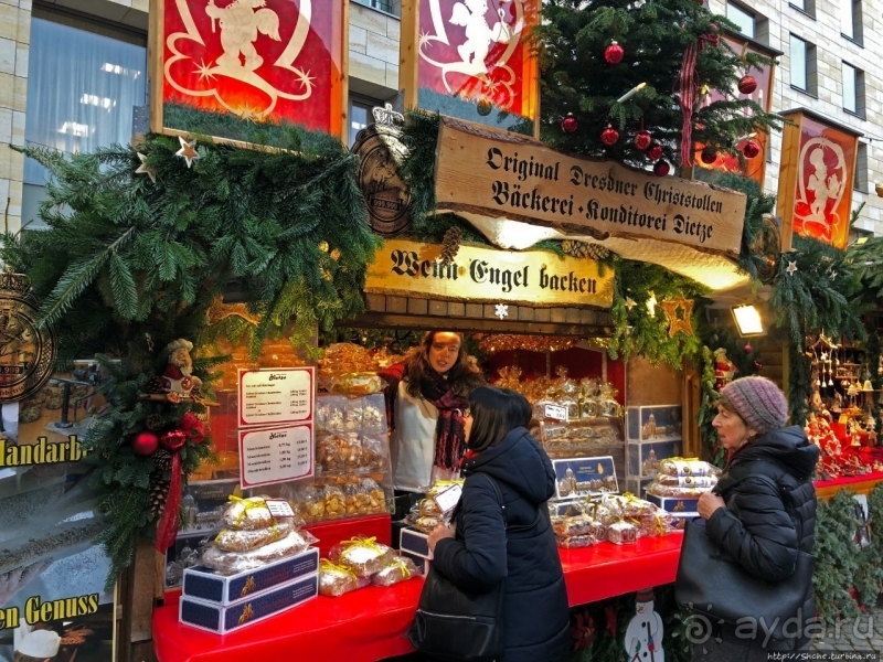 Striezelmarkts — одна из старейших рождественских ярмарок