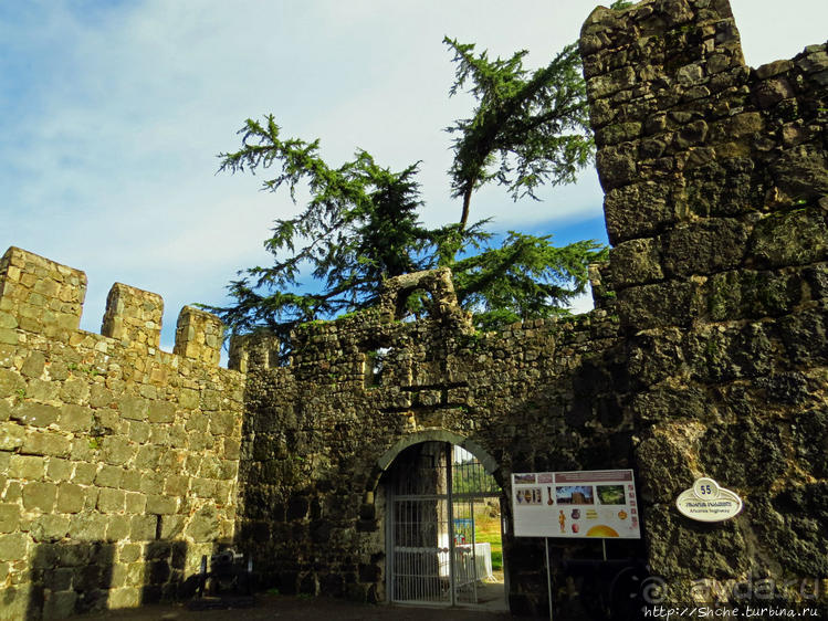 Гонио. И крепость, и музей, и могила апостола св. Матфия