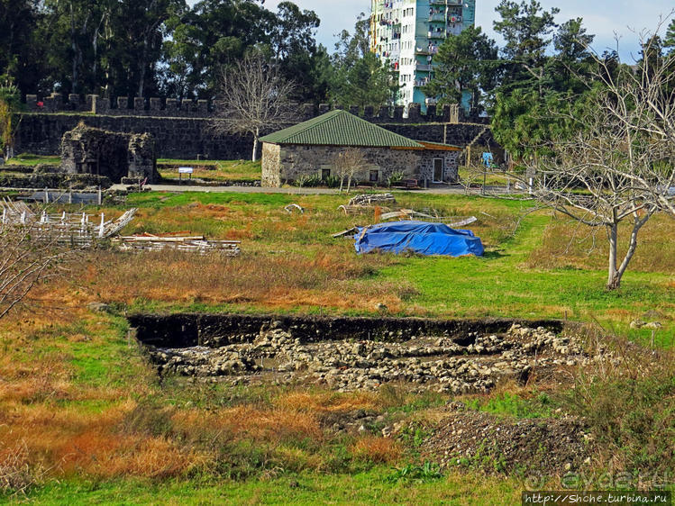 Гонио. И крепость, и музей, и могила апостола св. Матфия