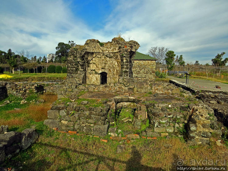 Гонио. И крепость, и музей, и могила апостола св. Матфия