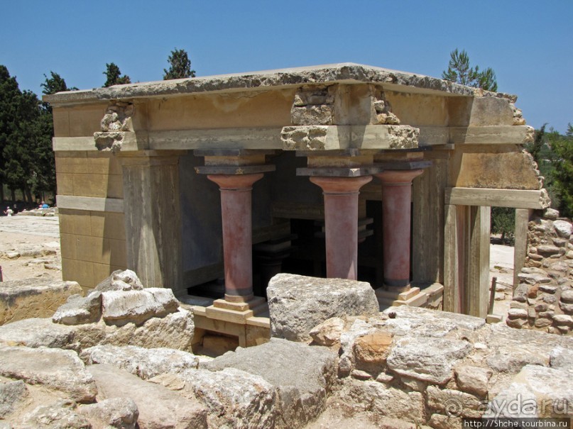 Кносский Дворец — прогулка по пыли веков. Скорее да, чем нет